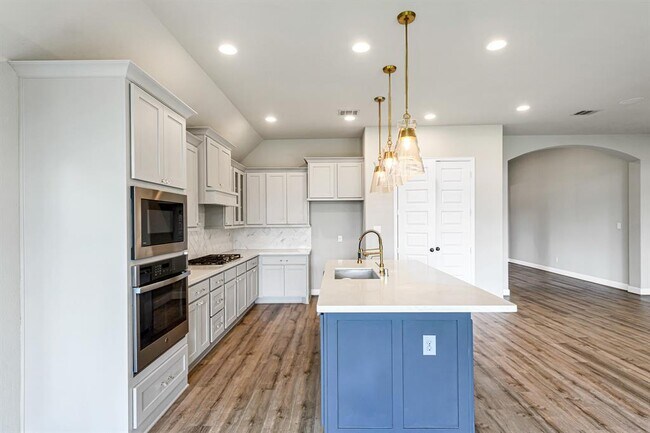 Building Photo - 7327 Camden Crestwood Way