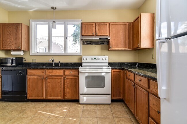 Building Photo - 57 Coburn Ave