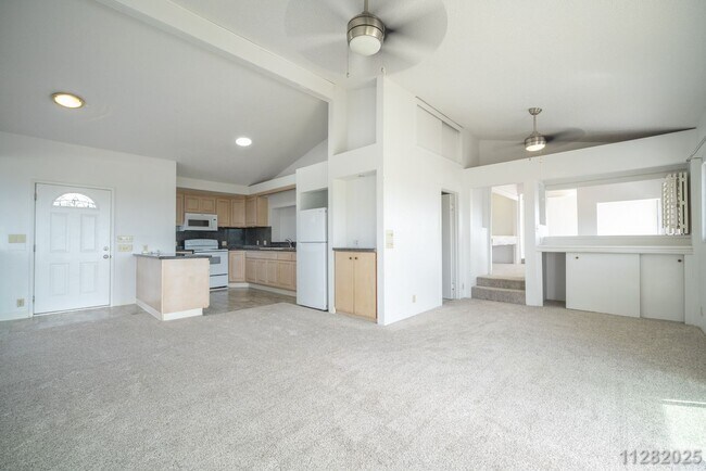 Building Photo - $3650.00 | 4bd/1.5ba Duplex in Pacific Palisades Pearl City