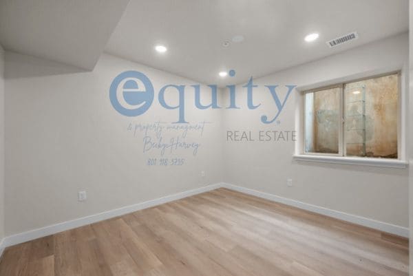 Building Photo - 1032 E 400 S