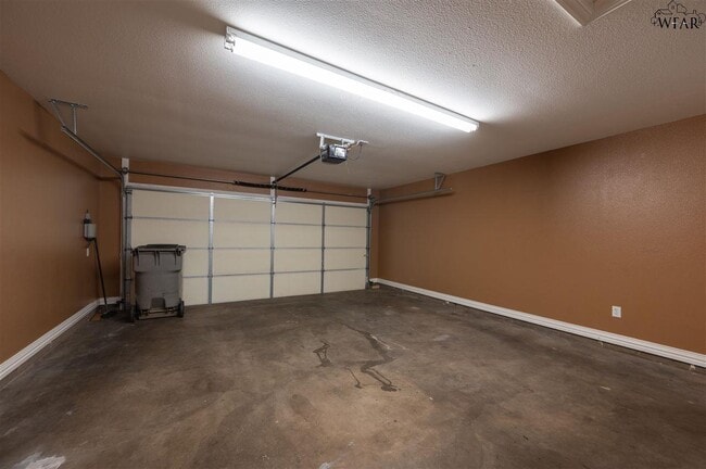 Building Photo - 6027 Laci Ln
