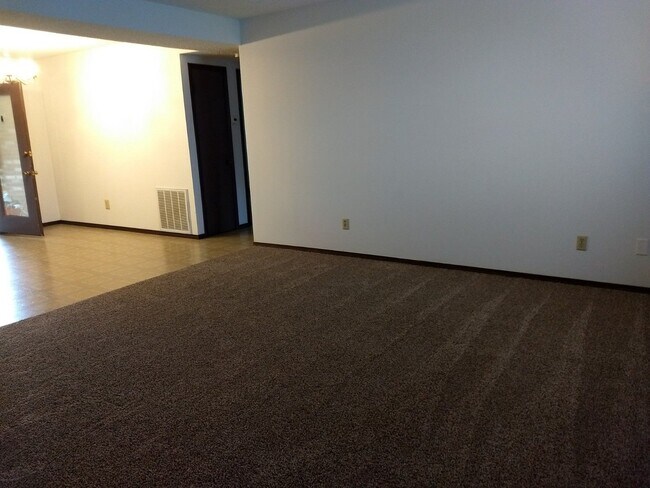 Building Photo - 3029 Mimosa St