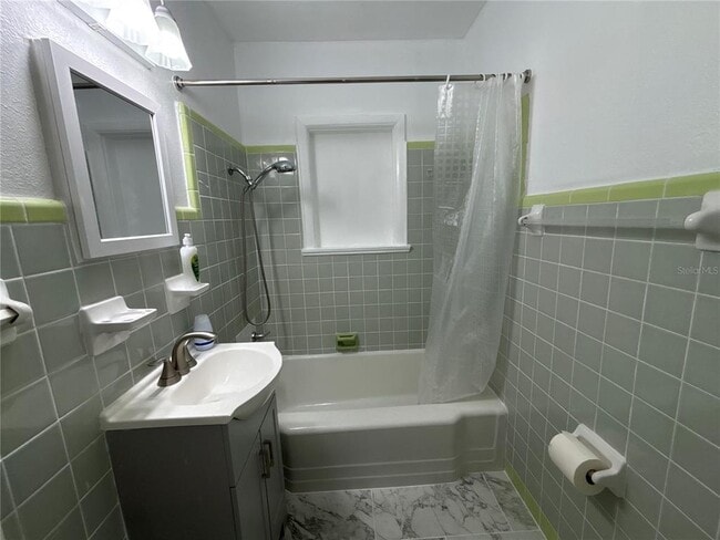 Building Photo - 1437 Pine St