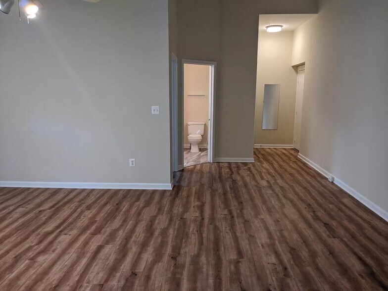 Building Photo - 25910 Ridge Manor Dr