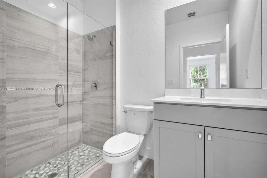 Building Photo - 142 SW 171st Way