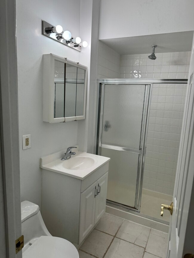 Building Photo - 760 Harvard St NW