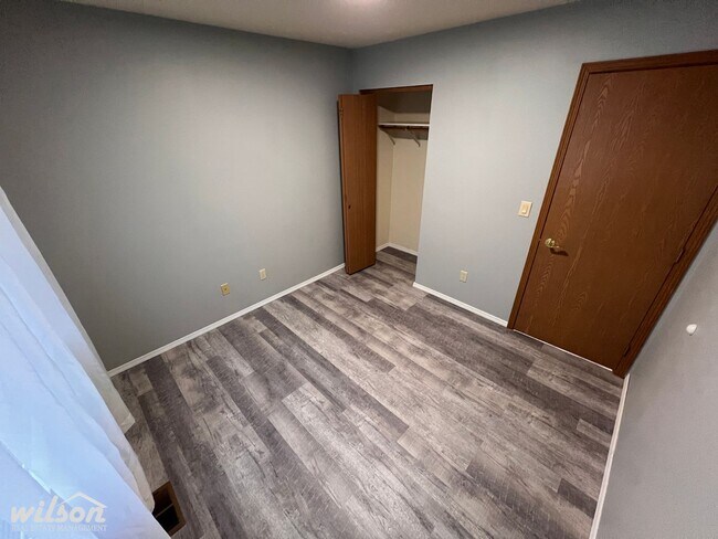 Building Photo - Spacious 3 Bed / 2 Bath Home in West Valle...