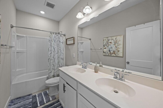 Building Photo - Stunning 3 Bedroom Home in Nexton~