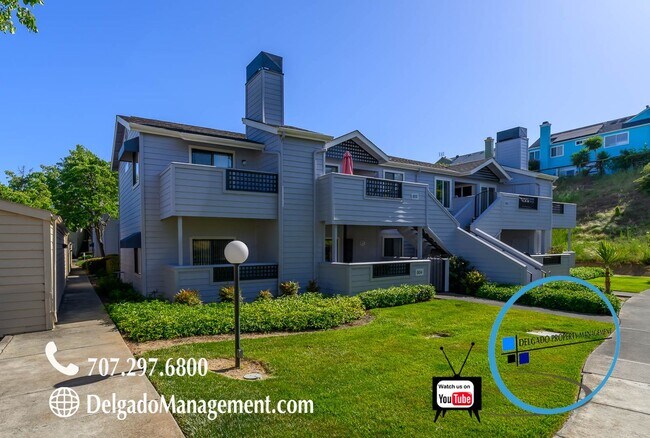 Building Photo - Glen Cove 2 bedroom condo