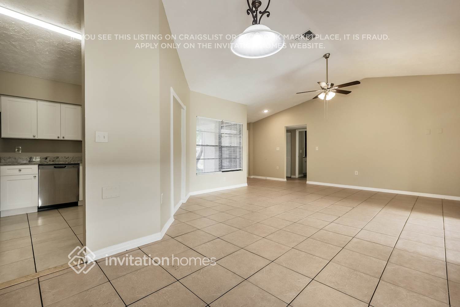 Building Photo - 1726 Lk Crst Ave