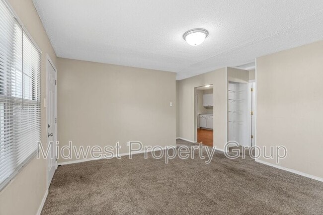 Building Photo - 3661 High Dr