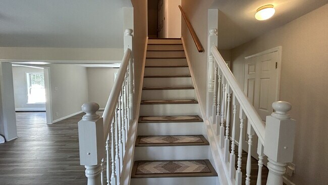 Building Photo - Spacious 3-Bedroom Cape – Quiet Country Living on 2 Acres