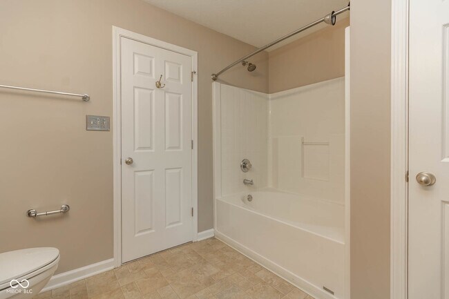 Building Photo - 7646 Sand Run Ct