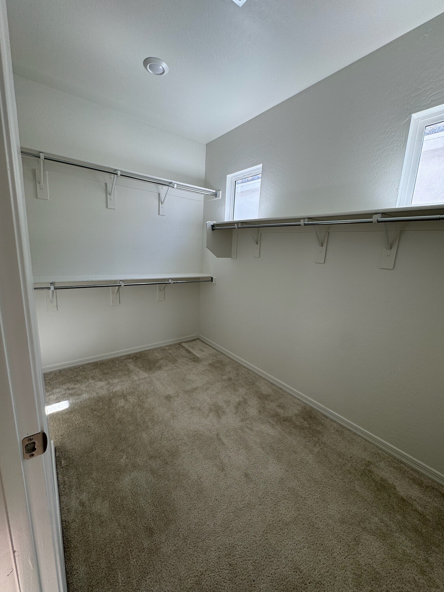 Building Photo - 277 E Azalea Dr