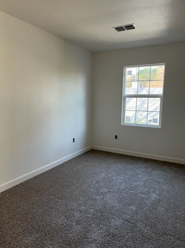 Building Photo - Newer construction