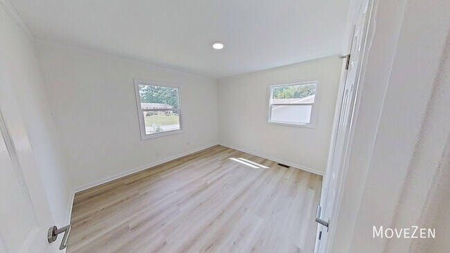 Building Photo - 206 Plaza Dr