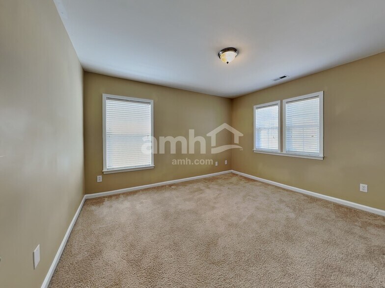 Building Photo - 2845 Roundleaf Ct