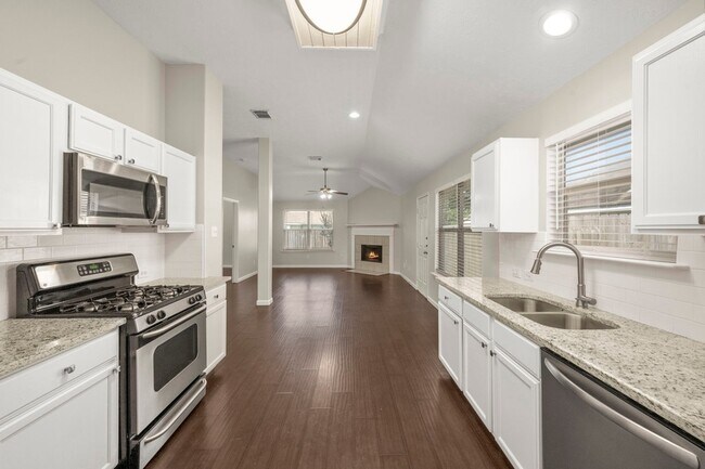 Building Photo - 18454 Sunrise Pines Dr