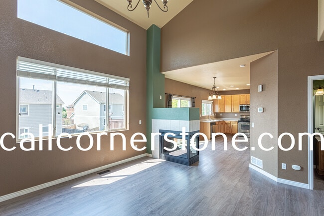 Building Photo - 4394 Crow Creek Dr