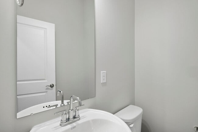 Building Photo - Convenient New Construction Townhome in Durham - Easy commute to RTP, Brier Creek, Airport