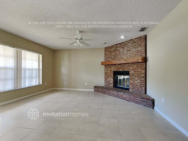 Building Photo - 1623 Palm Leaf Dr