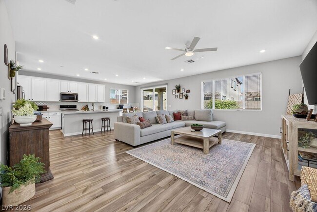 Building Photo - 10662 Carnes Ave