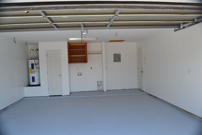 Building Photo - Lovely 4 bed 2 bath coming soon!!