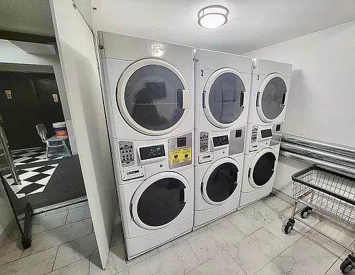 Building Photo - 1 bedroom in BRONX NY 10463