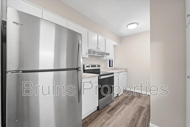 Building Photo - 1504 Benjamin Pkwy