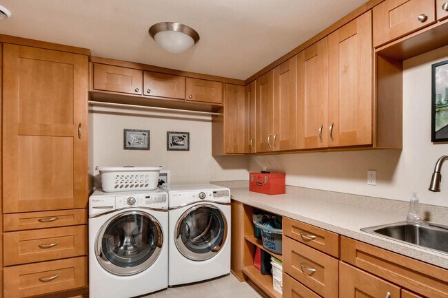 Building Photo - Blue Ridge Waterfront Home