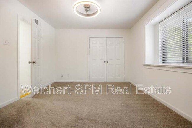 Building Photo - 1847 Gray Ridge Cove