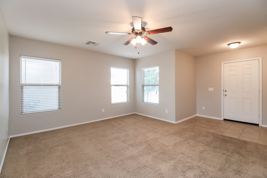 Building Photo - 4824 N 110th Ln
