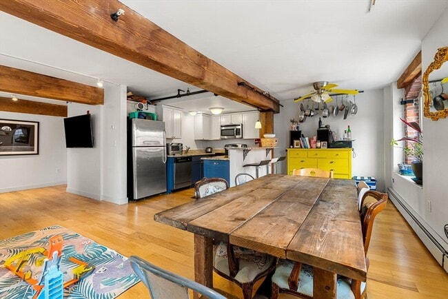 Building Photo - 240 Jackson St