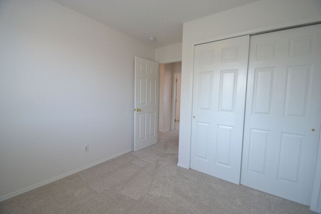 Building Photo - Newly Remodeled 3 Bedroom!