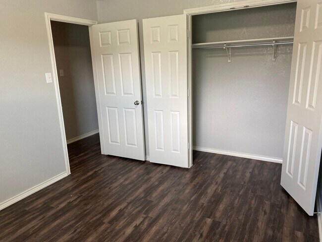 Building Photo - Beautiful 1 Story Home!