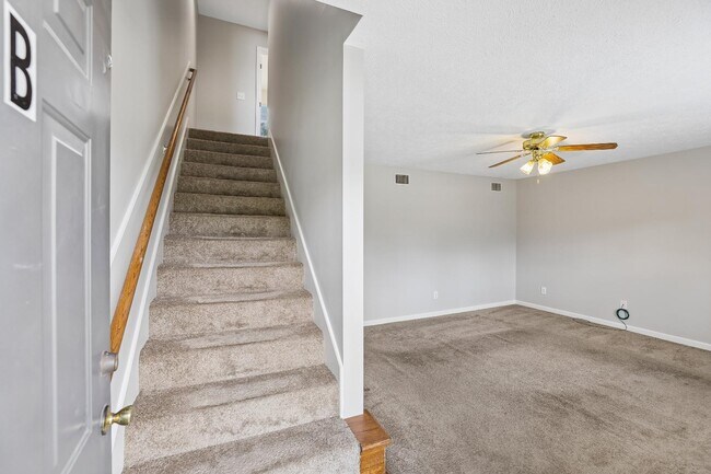 Building Photo - 132 N Tarver Ave