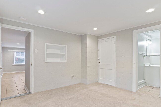 Building Photo - Rare 1 Bedroom Apartment in Williamsburg, VA | Pet-Friendly Rental