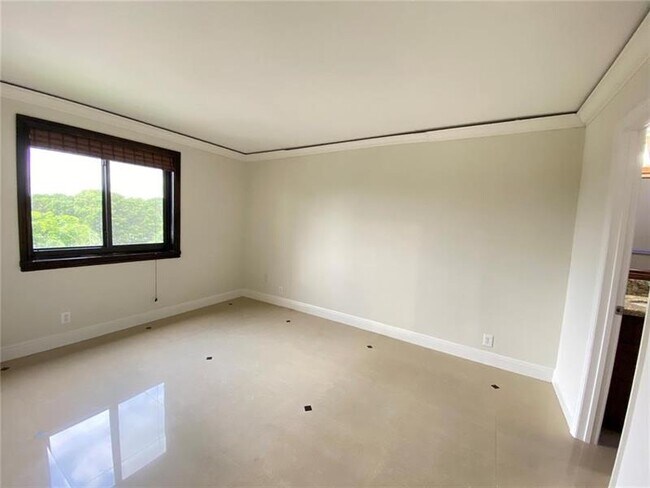 Building Photo - 3700 N Pine Island Rd