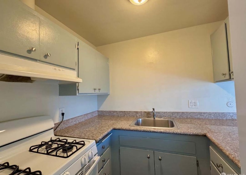 Building Photo - 35 Alan Ct