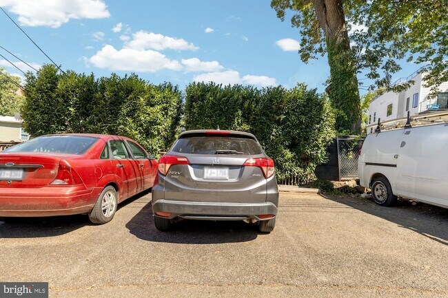 Building Photo - 2650 39th St NW