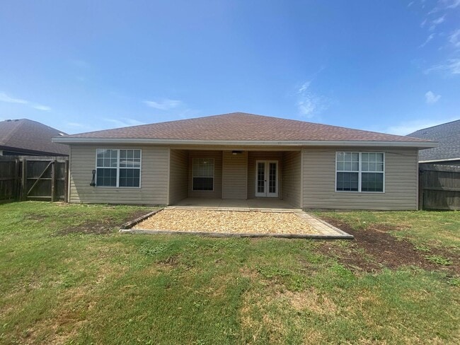 Building Photo - Spacious 4Bed/2Ba in a Peaceful Cul-de-Sac...