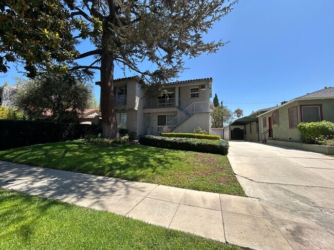 Building Photo - 340-342 N Harper Avenue
