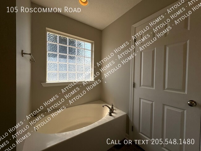 Building Photo - 105 Roscommon Rd