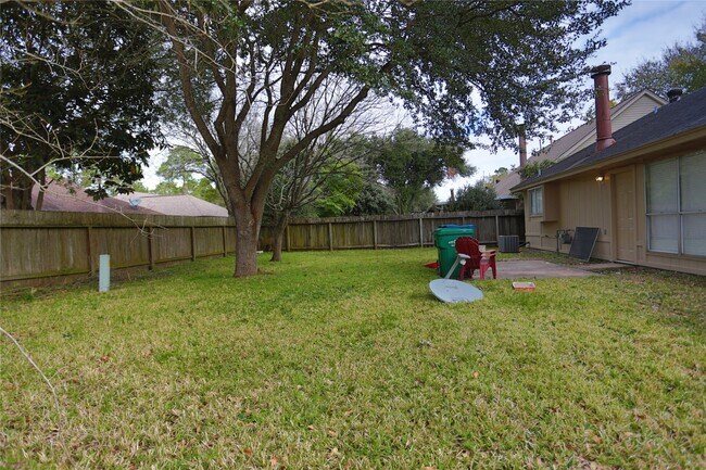 Building Photo - 7007 Glen Rosa Dr