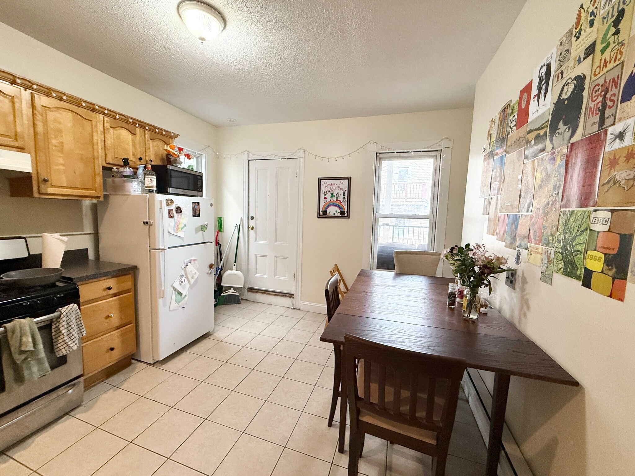 Building Photo - 55 Hillside St