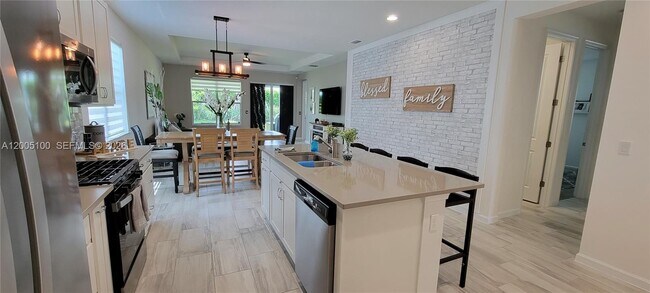 Building Photo - 11637 SW Lyra Dr.