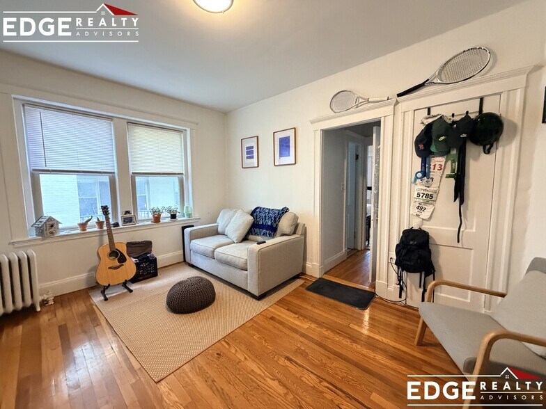 Building Photo - 120 Brainerd Rd