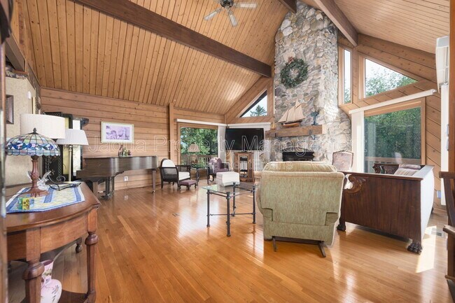 Building Photo - 61180 48th Ave