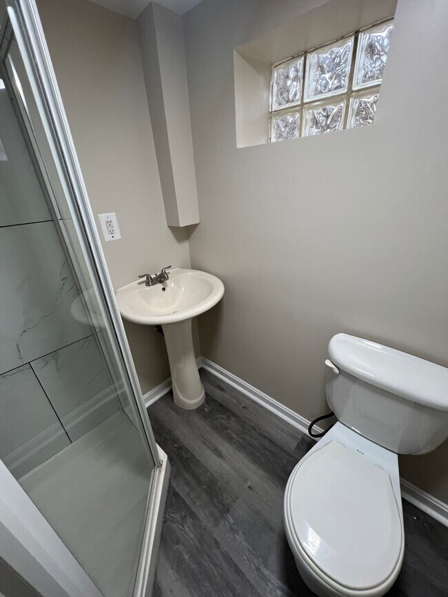 Building Photo - 1011 Hollins St