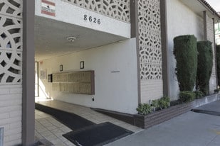 Building Photo - Townhouse Artesia